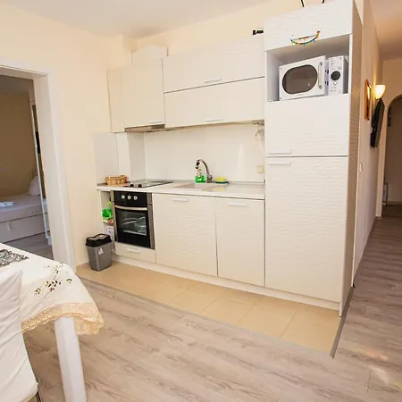 Апартамент Иви Apartament