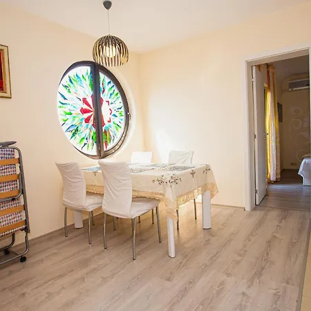 Апартамент Иви Apartament